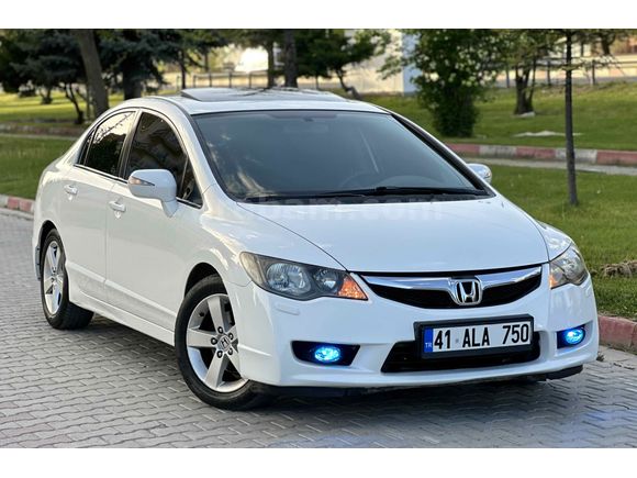 Sahibinden Honda Civic 1.6i VTEC Elegance 2011 Model 