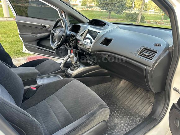 Sahibinden Honda Civic 1.6i VTEC Elegance 2011 Model 