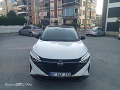 Öğretmenden Nissan Qashqai 1.3 Cam tavan-Cift renk DIG-T Sky Pack 2025 Model