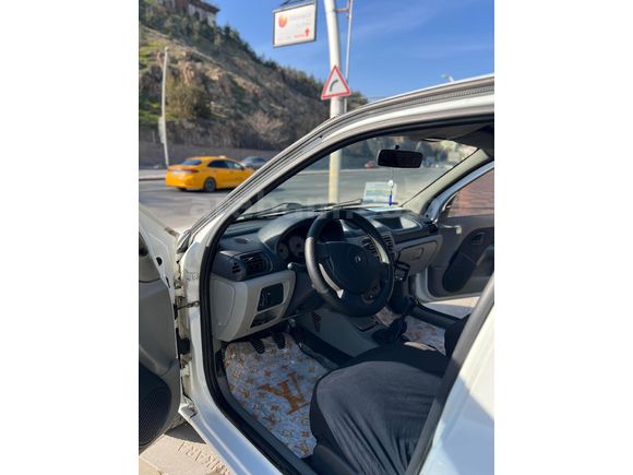 TERTEMİZ AİLE ARABASI Renault Clio 1.5 dCi Authentique 2005 Model