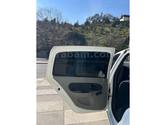 TERTEMİZ AİLE ARABASI Renault Clio 1.5 dCi Authentique 2005 Model