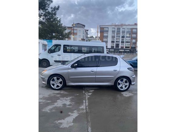 Sahibinden Peugeot 206 1.4 XT 2004 Model 