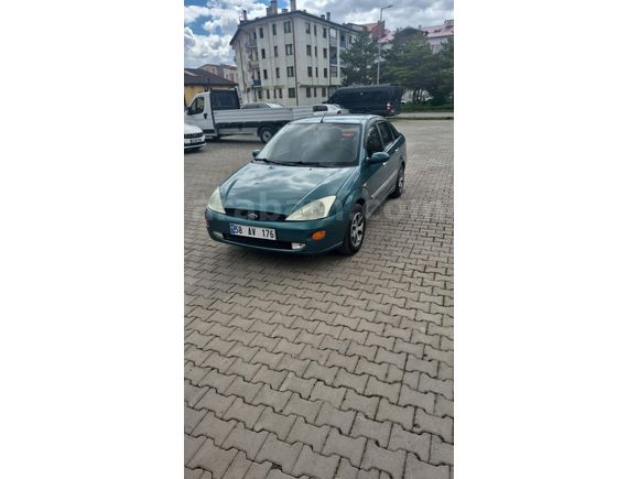 Sahibinden Ford Focus 1.6 Ambiente 2000 Model  218000 km Yeşil