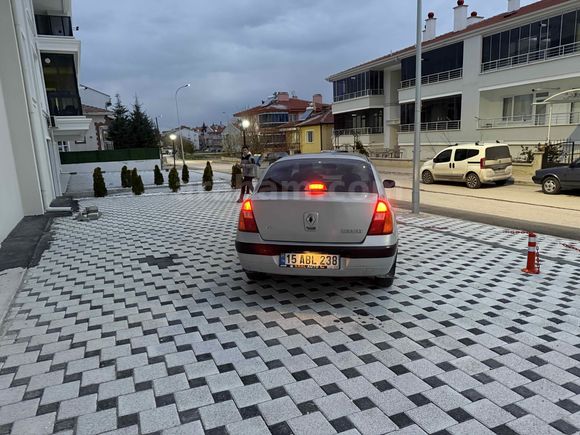 Galeriden Renault Clio 1.4 Expression 2004 Model Afyonkarahisar