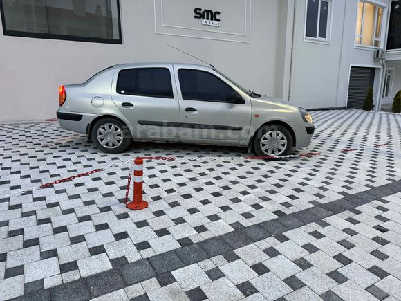 Galeriden Renault Clio 1.4 Expression 2004 Model Afyonkarahisar