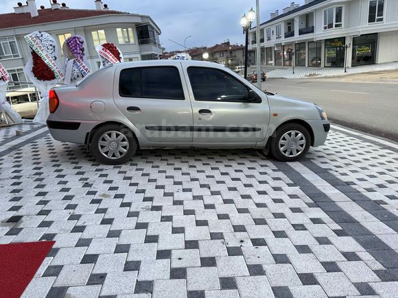 Galeriden Renault Clio 1.4 Expression 2004 Model Afyonkarahisar
