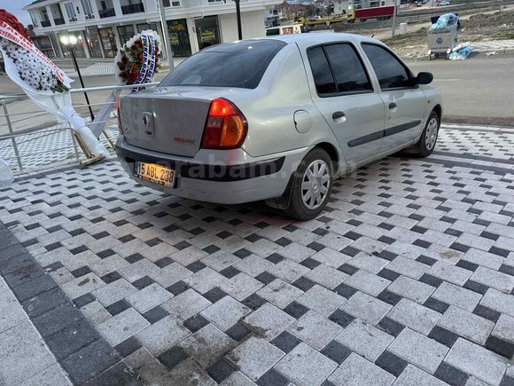 Galeriden Renault Clio 1.4 Expression 2004 Model Afyonkarahisar