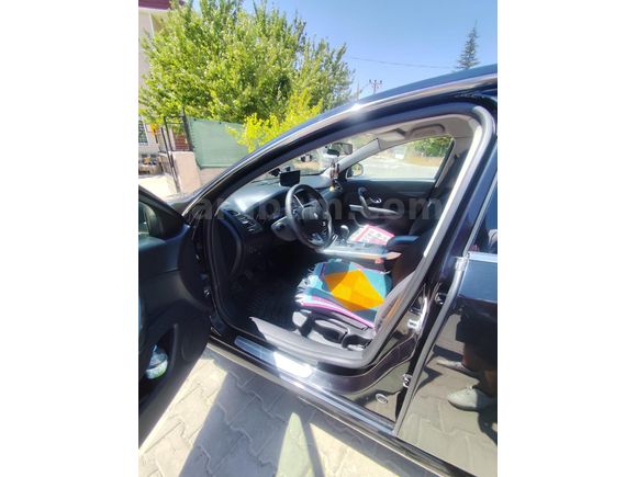Sahibinden Renault Latitude 1.5 dCi Expression 2011 Model  203.000 km Siyah