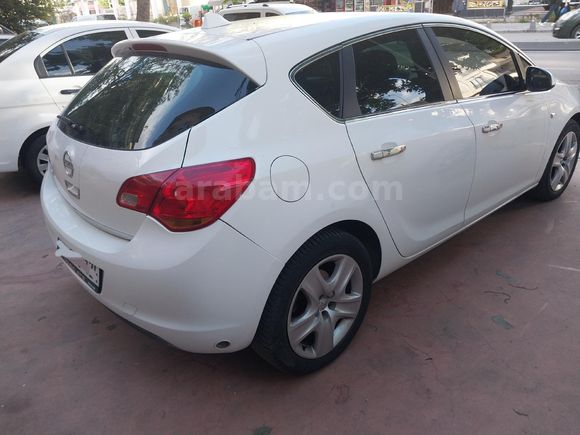 Galeriden Opel Astra 1.6 Edition 2012 Model İstanbul