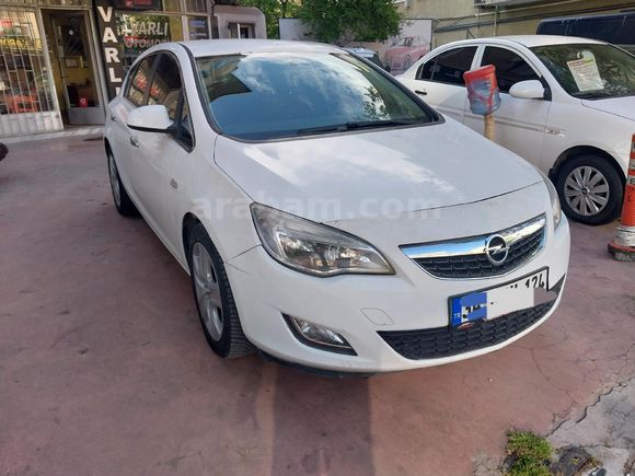 Galeriden Opel Astra 1.6 Edition 2012 Model İstanbul