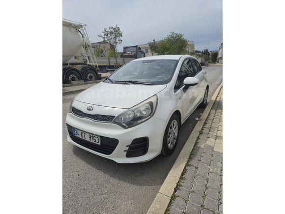 Sahibinden Kia Rio 1.4 CRDi Comfort 2015 Model  129.750 km Beyaz