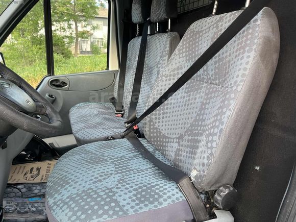 "YOLCU" dan 330s panelvan 6 vites 2012 sıfır lastik 181ooo km