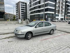 Sahibinden Garaj Arabası Renault Megane 1.4 16V Orijinal 135.000 km de