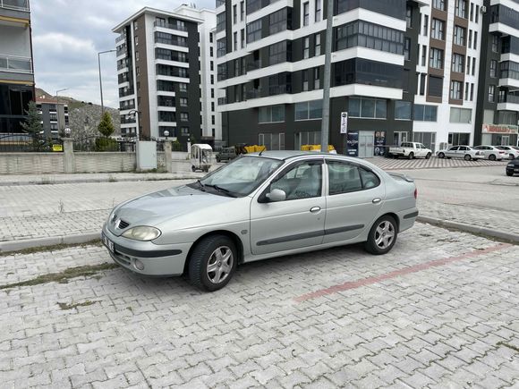 Sahibinden Garaj Arabası Renault Megane 1.4 16V Orijinal 135.000 km de