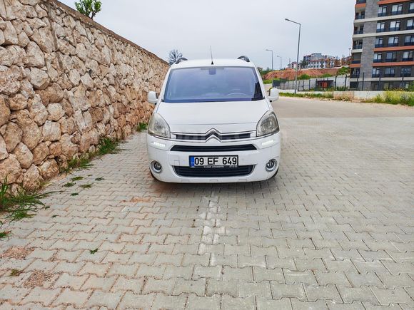 CITROEN Berlingo 1.6 HDi  LEDLİ KASA