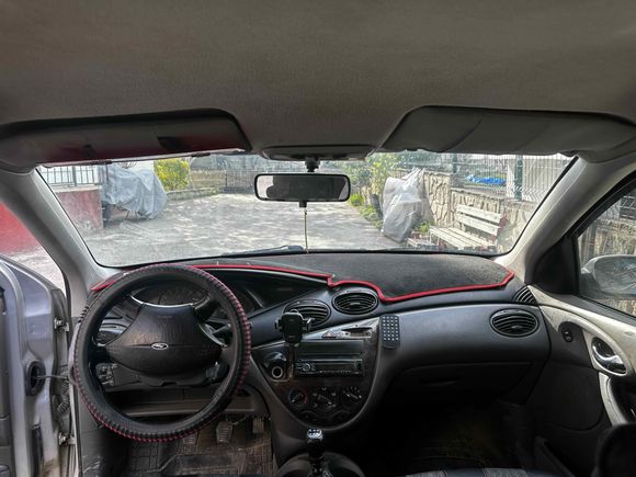 Sahibinden Ford Focus 2.0 Ghia 2000 Model  370.000 km Gri