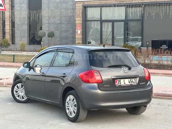 Toyota Auris 1.4 D-4D Comfort 2009 Model