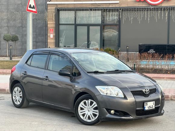Toyota Auris 1.4 D-4D Comfort 2009 Model
