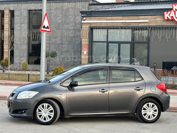 Toyota Auris 1.4 D-4D Comfort 2009 Model