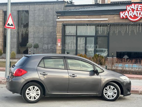 Toyota Auris 1.4 D-4D Comfort 2009 Model