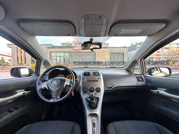 Toyota Auris 1.4 D-4D Comfort 2009 Model