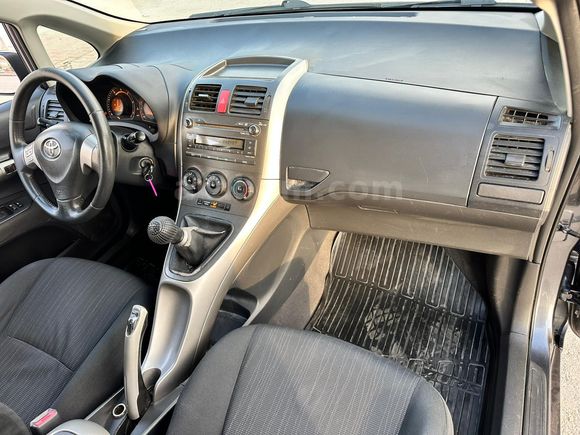 Toyota Auris 1.4 D-4D Comfort 2009 Model