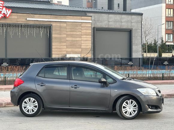 Toyota Auris 1.4 D-4D Comfort 2009 Model