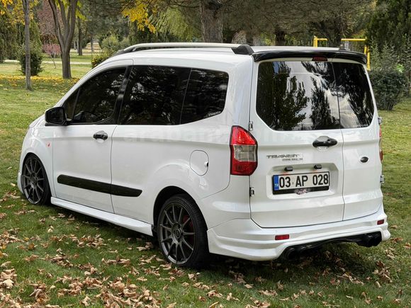 Galeriden Ford Tourneo Courier 1.5 TDCi Titanium 2022 Model Afyonkarahisar