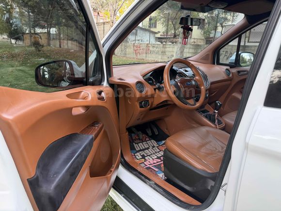 Galeriden Ford Tourneo Courier 1.5 TDCi Titanium 2022 Model Afyonkarahisar