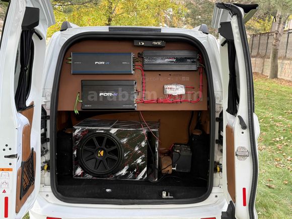 Galeriden Ford Tourneo Courier 1.5 TDCi Titanium 2022 Model Afyonkarahisar