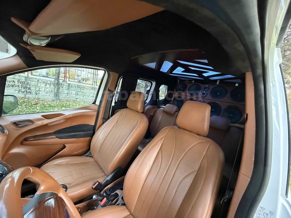 Galeriden Ford Tourneo Courier 1.5 TDCi Titanium 2022 Model Afyonkarahisar
