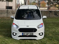 Galeriden Ford Tourneo Courier 1.5 TDCi Titanium 2022 Model Afyonkarahisar