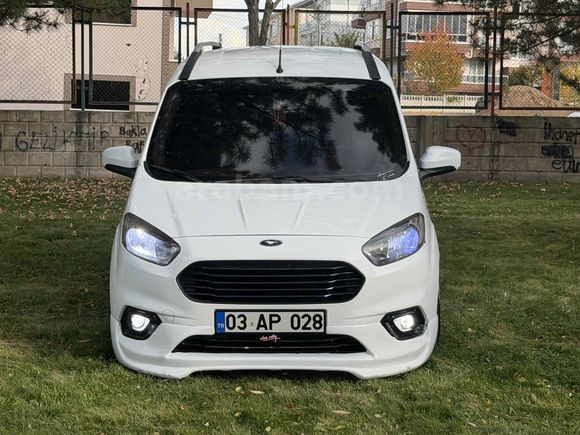 Galeriden Ford Tourneo Courier 1.5 TDCi Titanium 2022 Model Afyonkarahisar