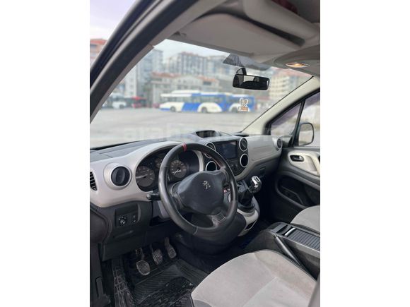 Sahibinden  2013 model 132.00 km temiz aile aracı 
