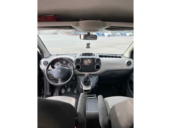 Sahibinden  2013 model 132.00 km temiz aile aracı 