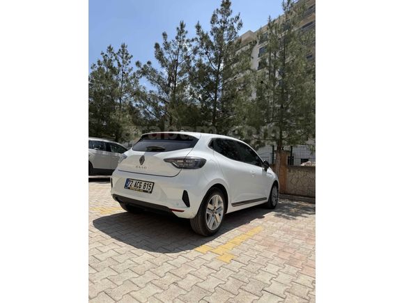 Sahibinden Renault Clio 1.0 TCe Evolution 2024 Model   Beyaz