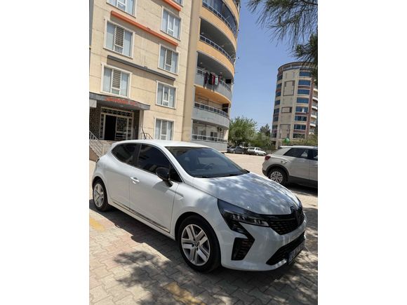 Sahibinden Renault Clio 1.0 TCe Evolution 2024 Model   Beyaz