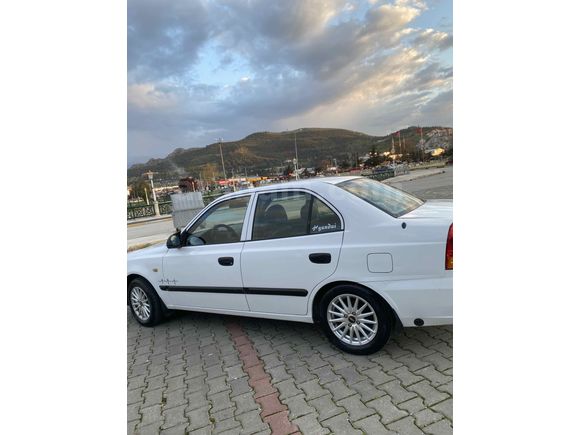 Sahibinden Hyundai Accent 1.3 Admire 2004 Model 