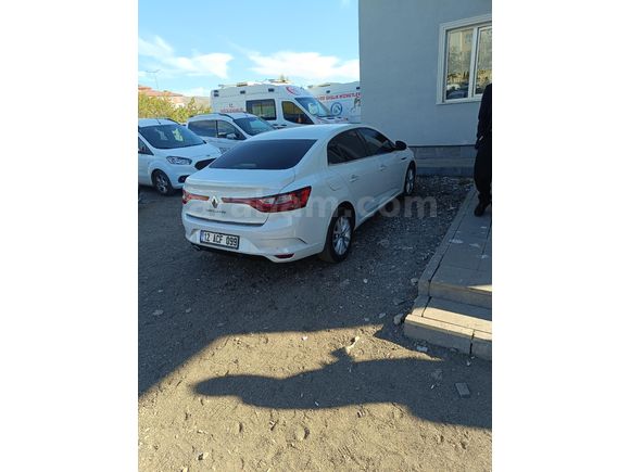 Sahibinden Renault Megane 1.5 Blue DCI Touch 2020 Model