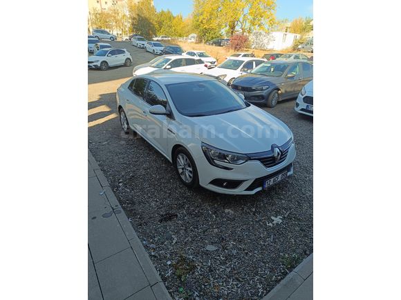 Sahibinden Renault Megane 1.5 Blue DCI Touch 2020 Model