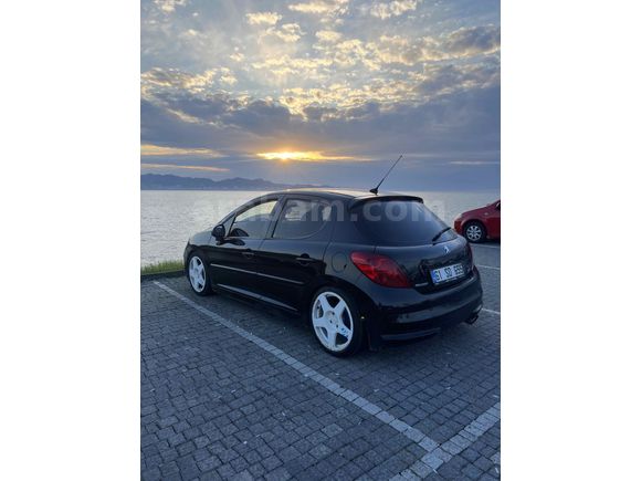 Sahibinden Peugeot 207 1.4 HDi Premium 2007 Model  283.000 km Siyah