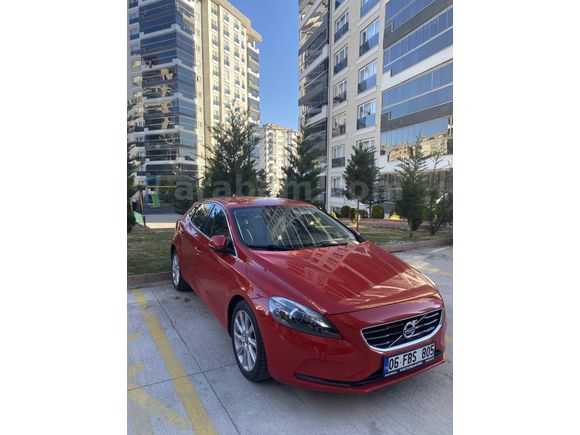 103.000 kmde Hatasız Boyasız 2015 model Volvo V40 1.6 dizel Advance 