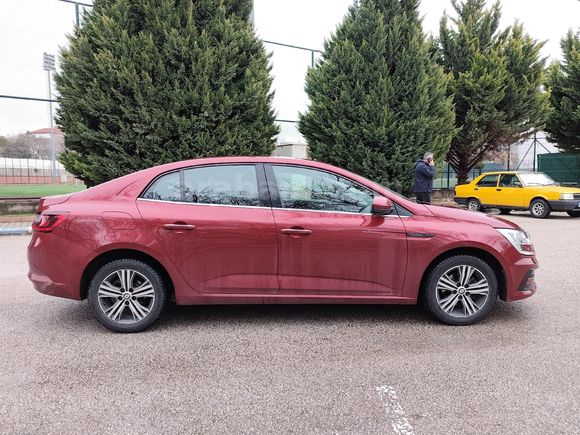 Sahibinden Renault Megane 1.3 TCe Touch 2023 Model