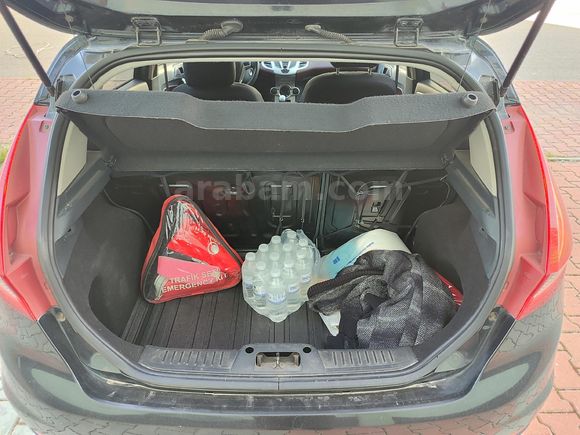 Düşük Km 1.4 TDCi Titanium 2009 Model