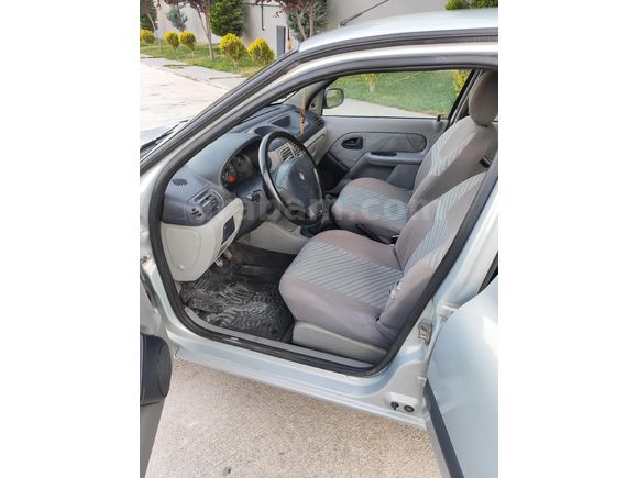 Sahibinden Renault Clio 1.5 dCi Expression 2003 Model  330.000 km Gri