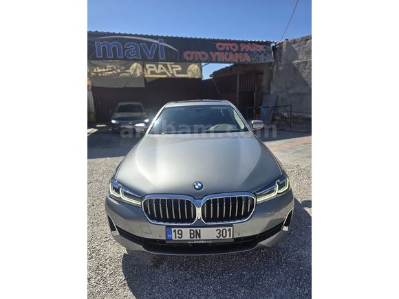 Sahibinden BMW 5 Serisi 520i Luxury Line 2023 Model 