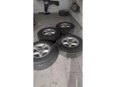 Range Rover P38 den çıkma sıfır Lassa lastik ve orjinal jant 16