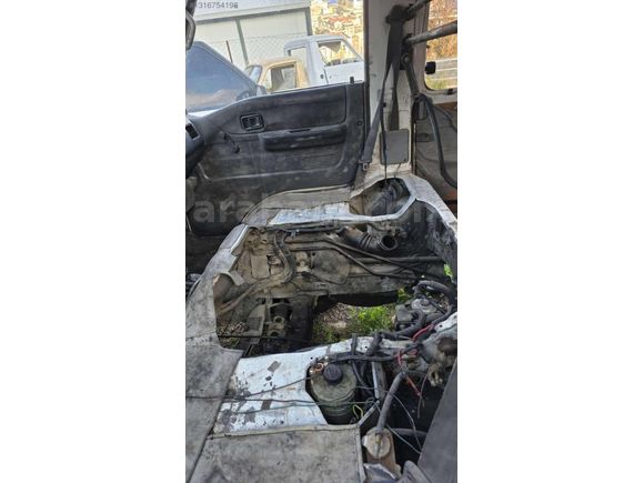 96 model Motor arızalı şanzıman sağlam Mazda E2200