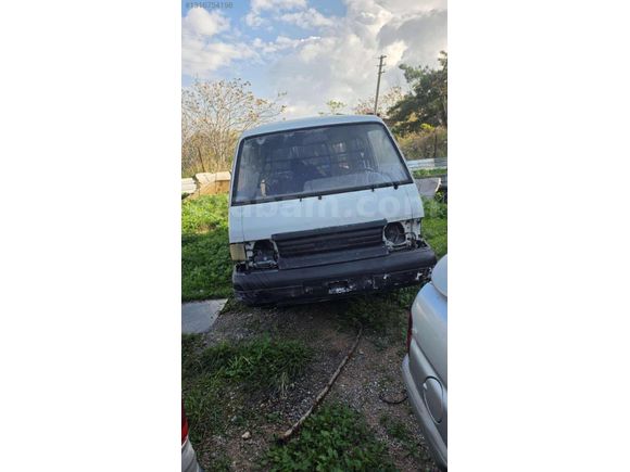 96 model Motor arızalı şanzıman sağlam Mazda E2200