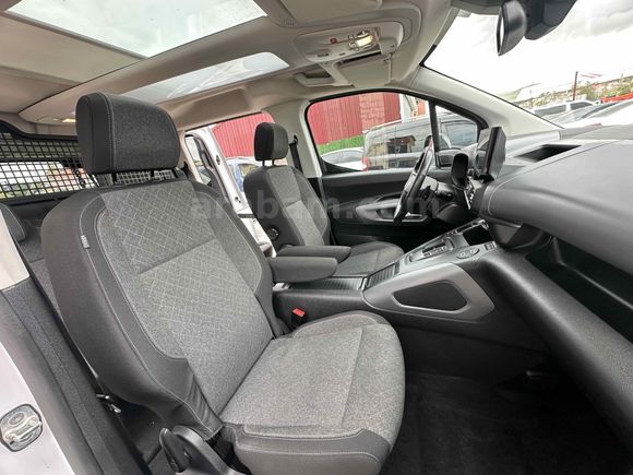 CAM TAVAN HATASIZ FUL+FUL  Opel Combo 1.5 CDTI Ultimate 2024 Model Van